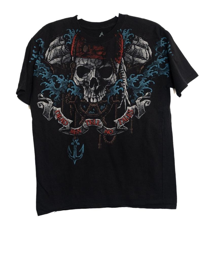 Disneyland Pirates of the Caribbean Size XL Skull Dead Men Tell No Tales Black
