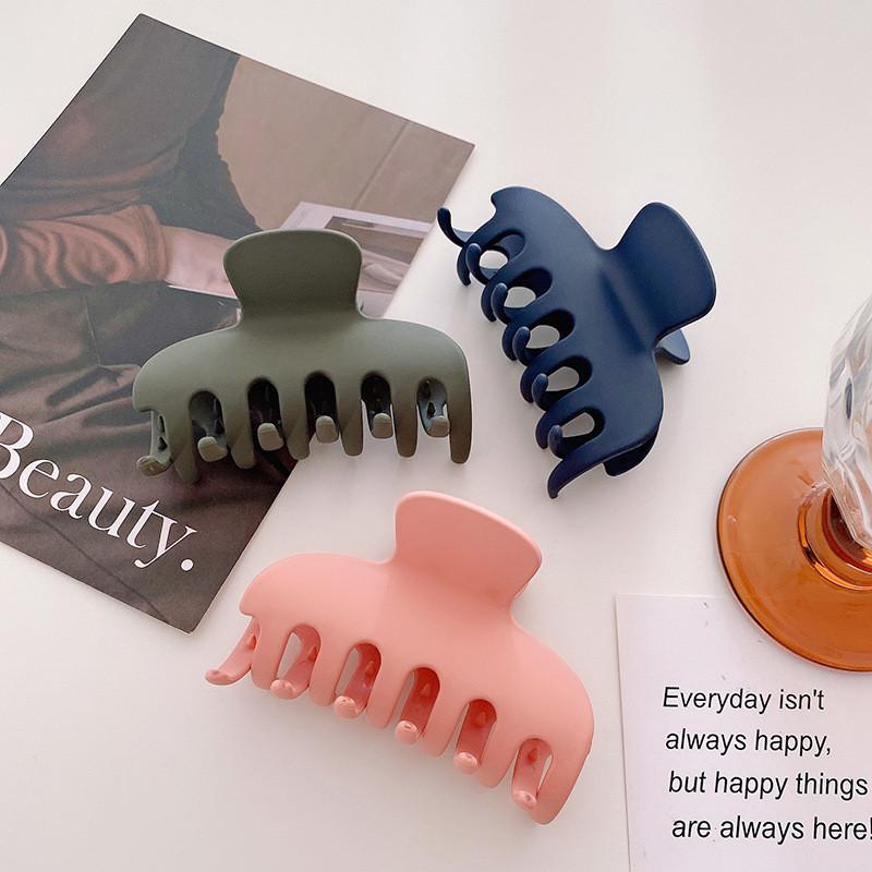 Chic Macaron Color Medium Hair Claw Clip Stylish Minimalist Hair Accessory For Women