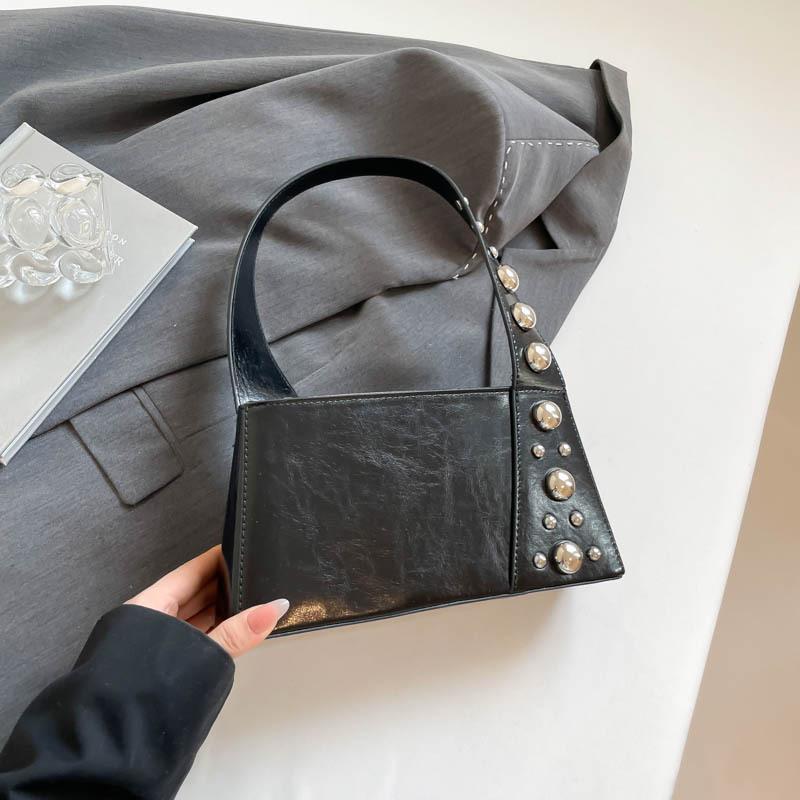 2025 Summer New Women's Bags Niche Handbags Personalized High Value Fashion Rivet Shoulder Bags Trendy Bags Women
