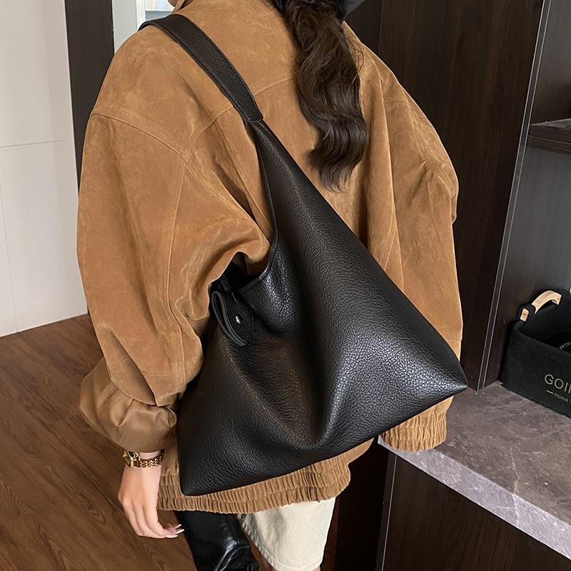 Premium texture large-capacity bag women's 2025 autumn and winter new Maillard relaxation casual shoulder tote bag