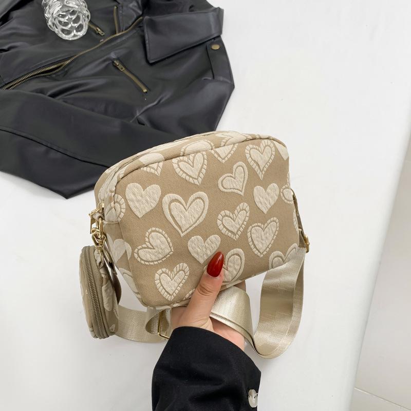 

Весна 2024, нова Інтернет-знаменитість, велика місткість, повсякденна сумка-подушка, ніжна мода, проста полотняна сумка з персиковим серцем, жіноча сумка хакі