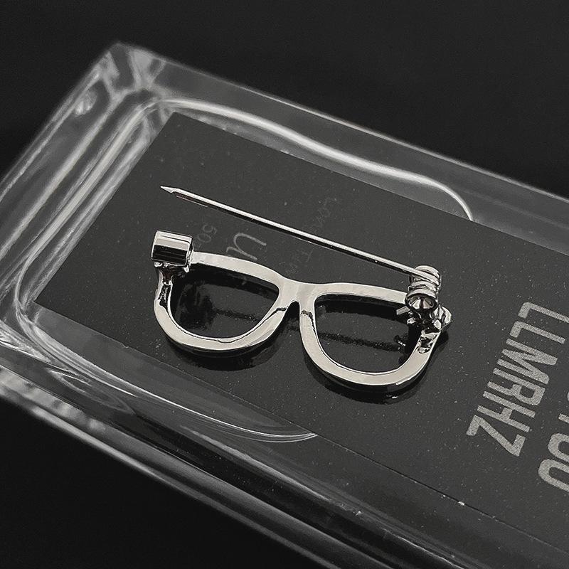 Cute Glasses Brooches Korean Fashion Men's Suit Shirt Collar Pins Female Sweater Corsage Badge Luxulry Jewelry Accessories
