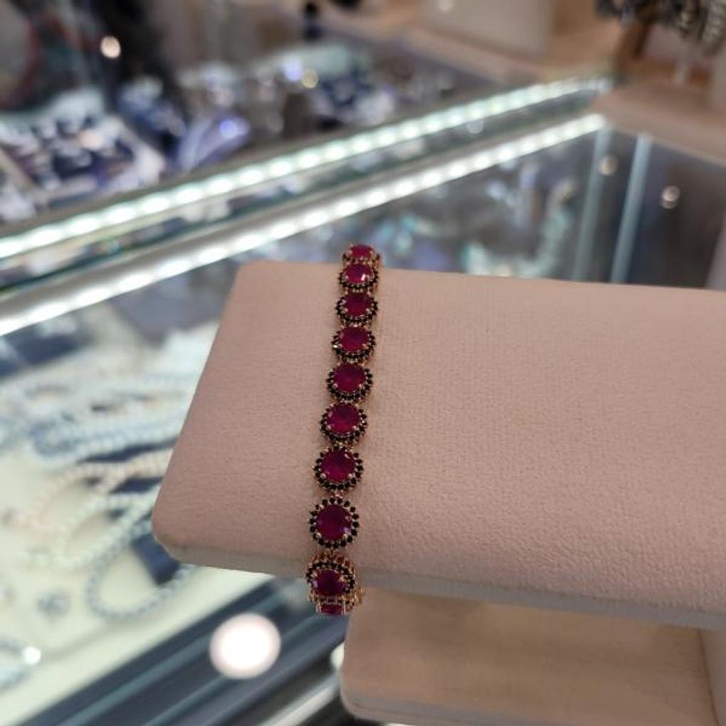 Atria's Luxurious and Stylish Cubic Line Bracelet, JTOBAFR0018, Is Perfect for Everyday Wear.