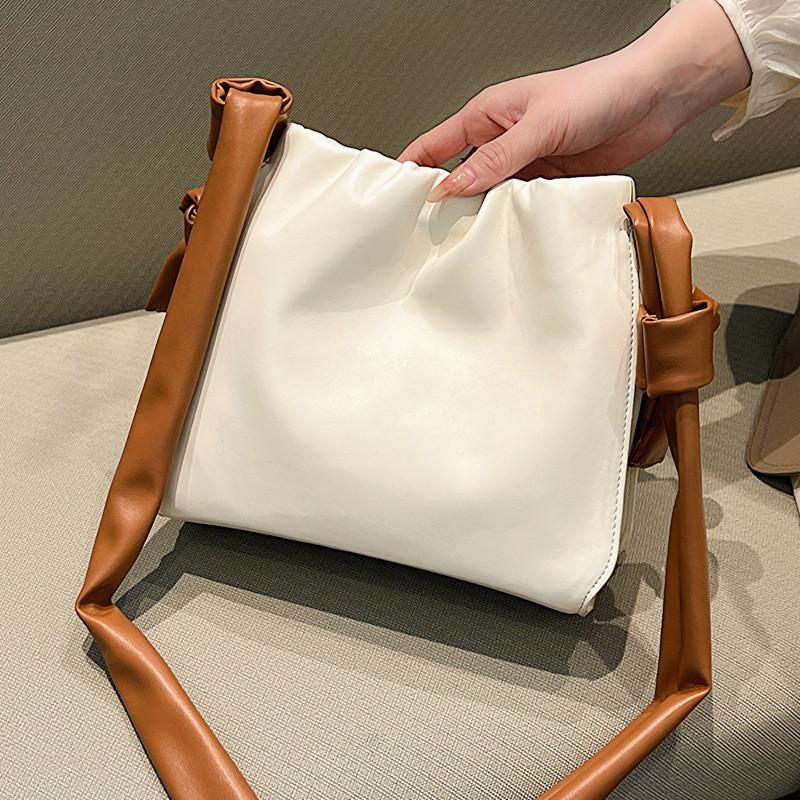 Fashionable Simple Shoulder Bag For Women 2023 New Summer Stylish Trendy Bucket Bag Casual Commuter Crossbody Bag