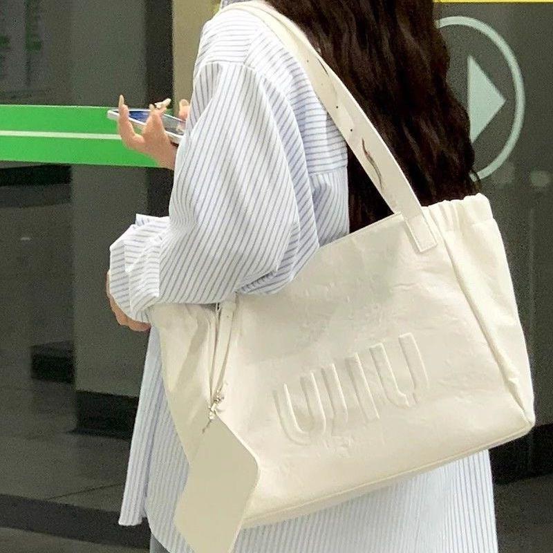 

Сумки женские сумки-тоут большой вместимости весна 2024 года новые универсальные простые сумки подмышки повседневные сумки через плечо белый