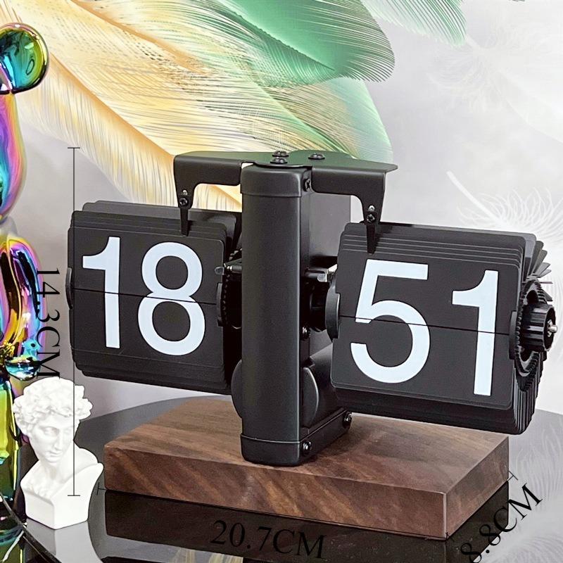 Retro Flip Clock Wooden Metal Novelty Page Turning Table Clock Creativity Decorative Watch House Table Decoration Accessories