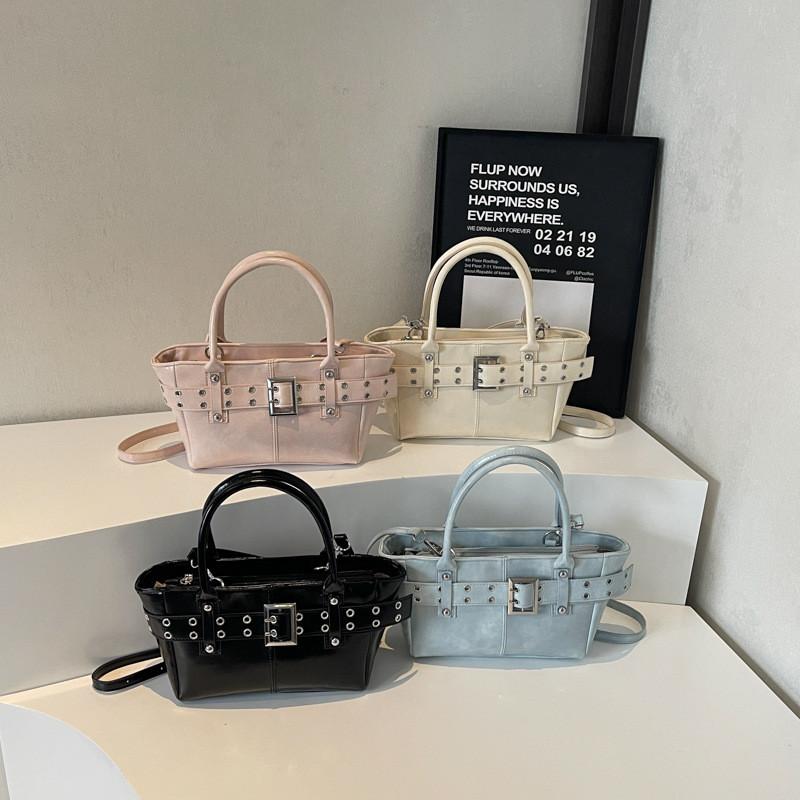 Modern Tote Large Bags Zipper Closure Polyester Lining Daily Commutes Trips