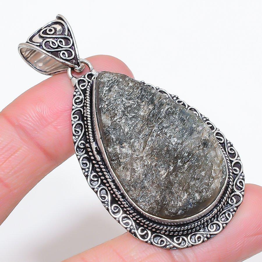 

Натуральный Лабрадорит Необработанный 925 Стерлинговое Серебро Ювелирный Кулон 2.56 a5E36