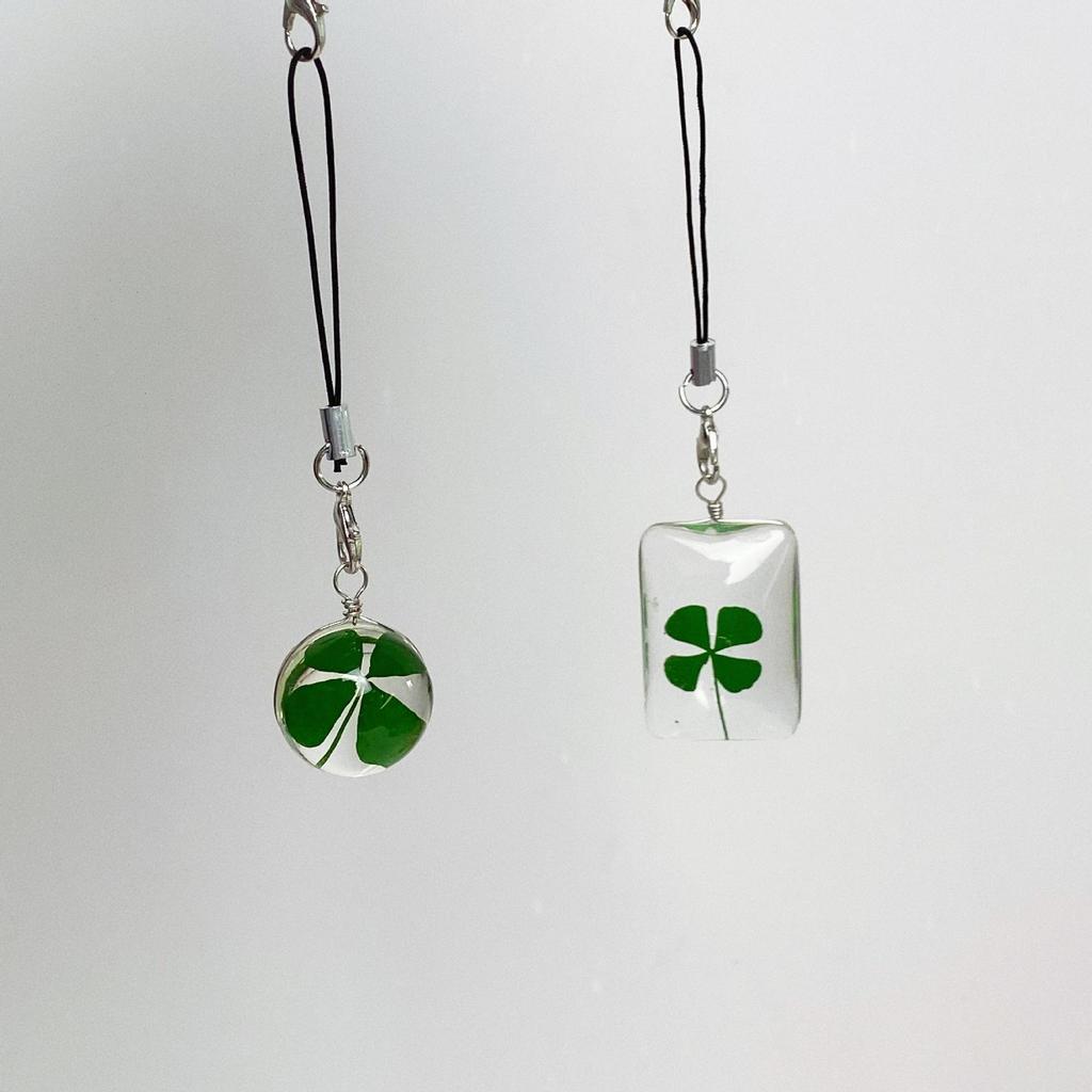 1 Pc Natural Clover Pendant Cross Border Lucky Star Dried Flower Bag Keychain Green Glass Pendant Pendant