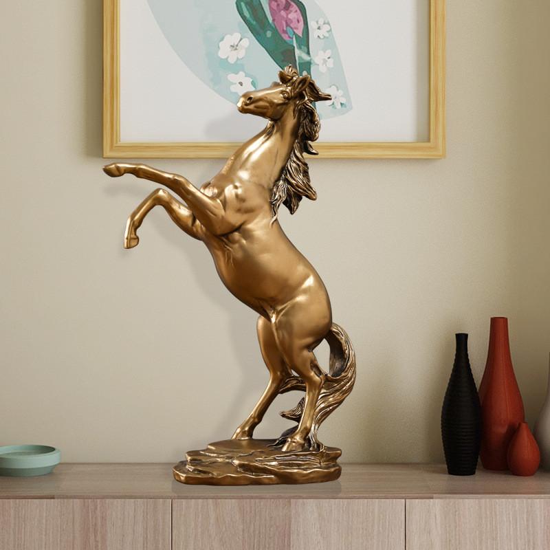 Elegant Horse Resin Figurine For Modern Home Decor And Office Decoration Display