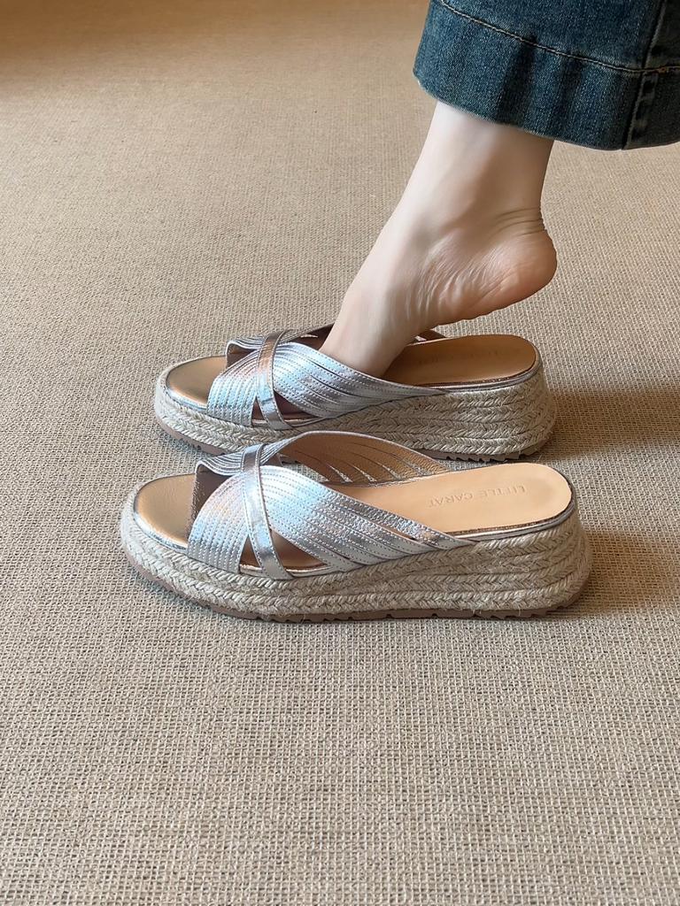 5Cm~ Fashion Splicing Hollow Straw Woven Wedge Sandals Simple and Versatile Casual Wear Open-toed Thick-soled Cool Slippers