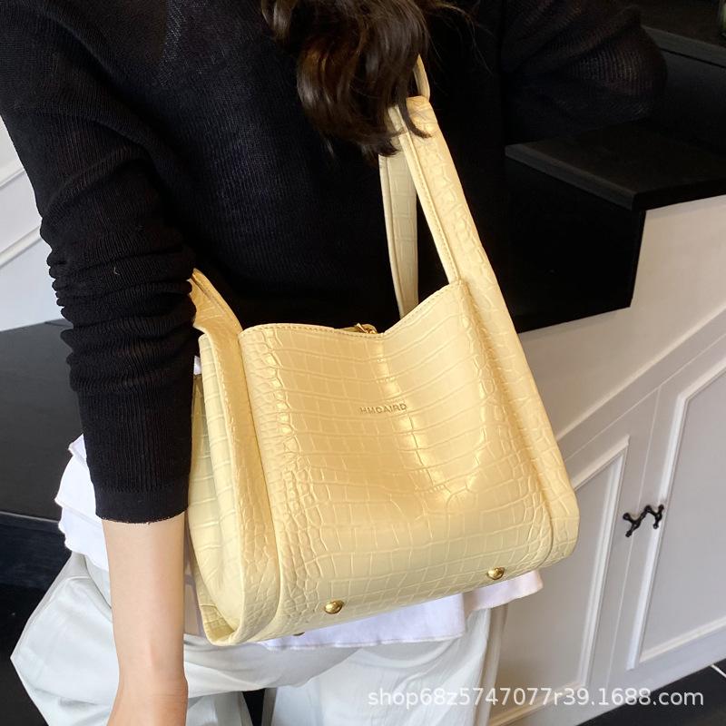 Korean Version of High-end Niche Fashion Portable Commuter Bag Women's 2025 Summer New Crocodile Pattern Crossbody Bucket Bag