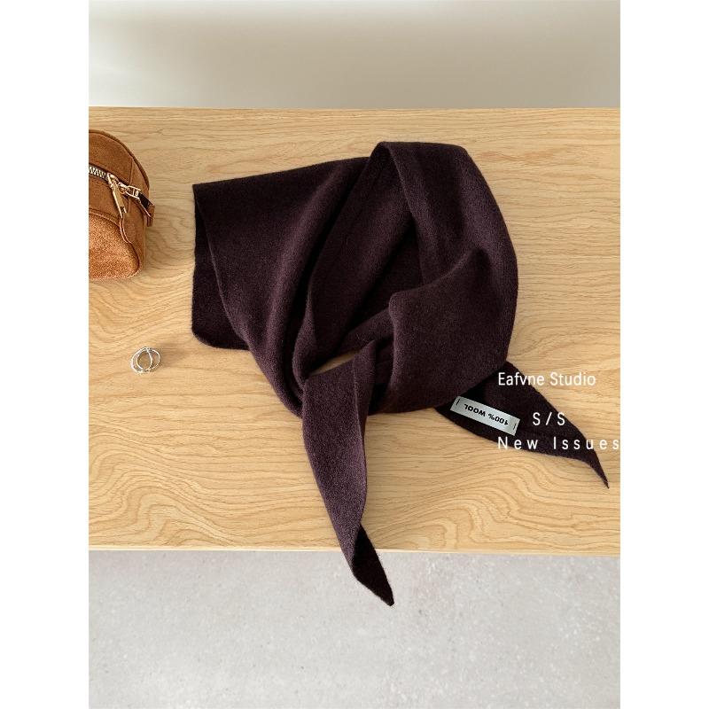 All Wool Knitted Triangular Scarf A Solid Color Versatile Shawl for Autumn and Winter  A Warm Shoulder Shield