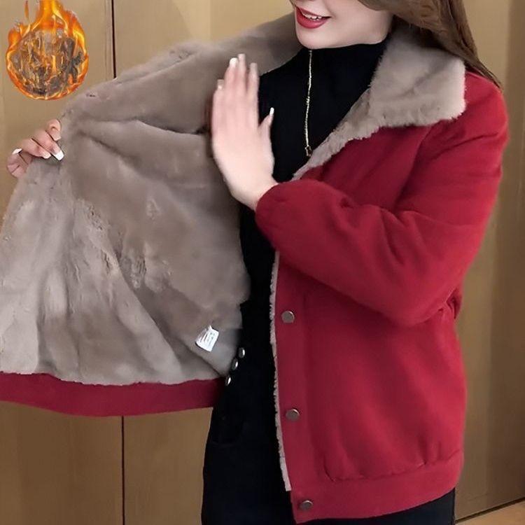 

Маленькая женская омолаживающая куртка плюс бархат для мам, свободного кроя, стройнящая и скрывающая живот, новый осенне-зимний стиль 4XL