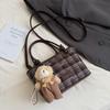 Winter New Fashionable High-value Plaid Commuter Shoulder Bag Casual Bag Simple Messenger Bag
