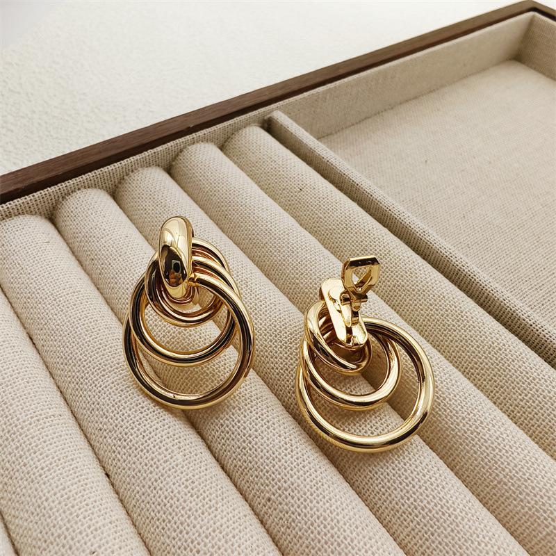 

Преувеличенные круглые геометрические многослойные серьги-твисты, металлические кольца, женские клипсы для ушей, серьги без пирсинга ушей