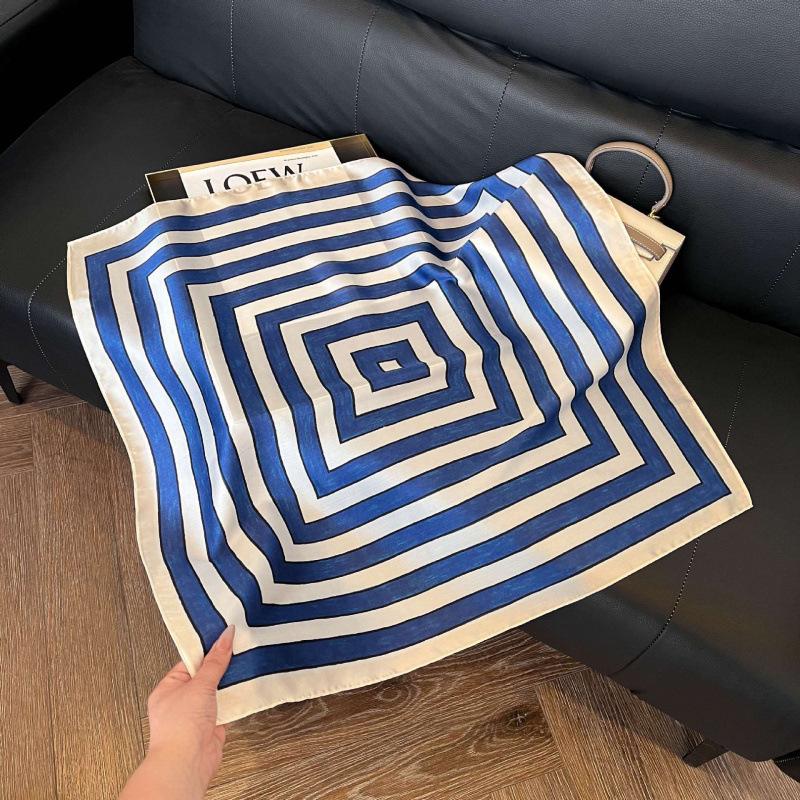 New 71 * 71cm Korean version small square scarf women's silk scarf spring and summer thin sunscreen scarf neck protection tied bag headband scarf