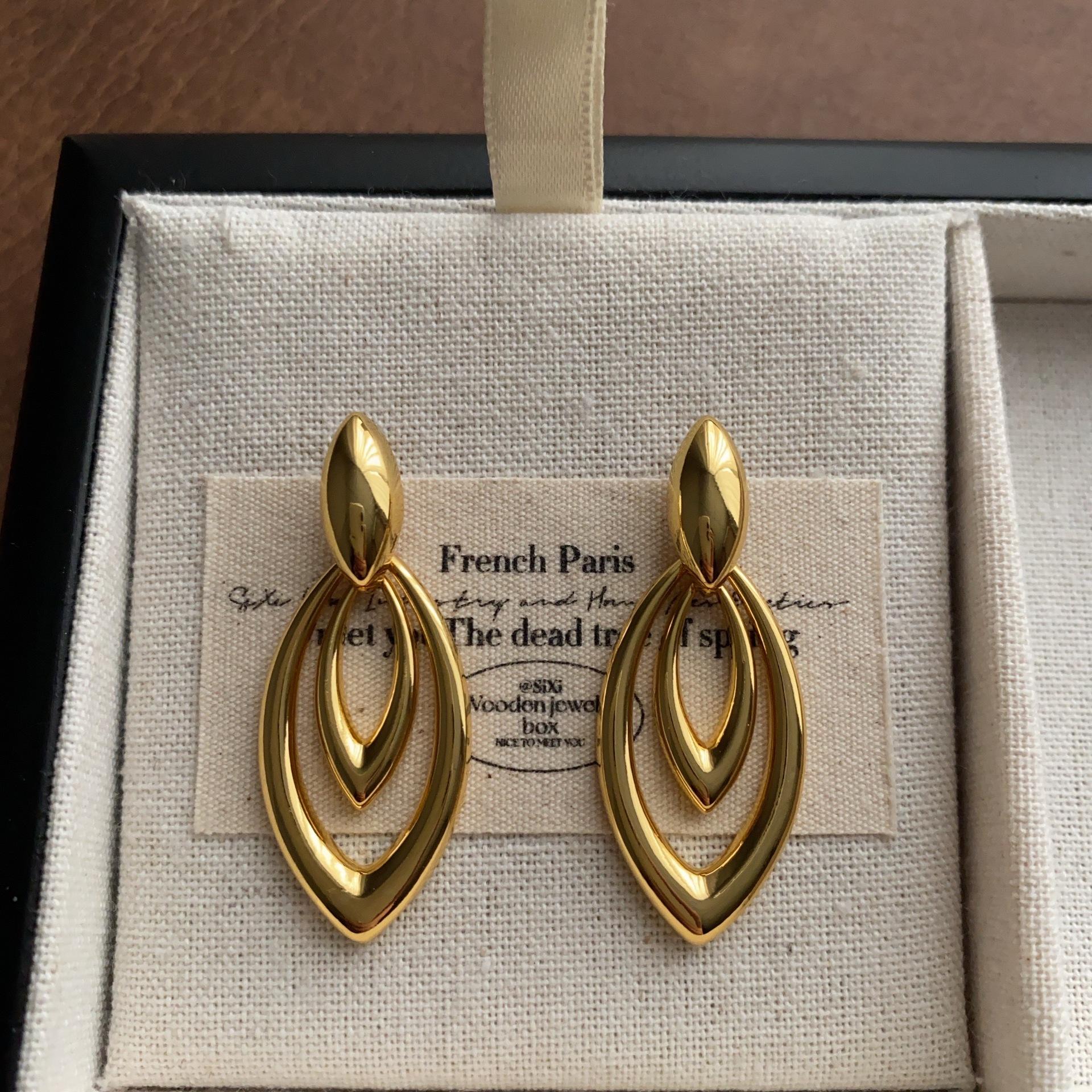 Retro metal brushed double-layer water drop stud earrings, personalized and capable earrings.