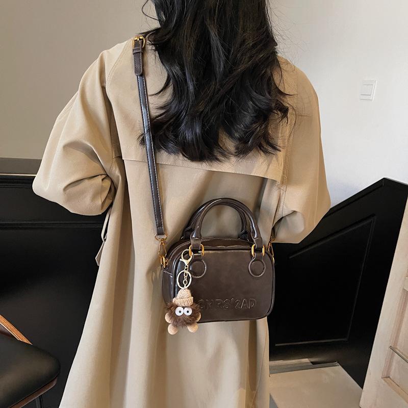 

Ретро Мода Зарубежный Стиль Сумка Женская Фактурная Маленькая Квадратная Сумка Персонализированная Наплечная Сумка-Мессенджер Женская темно-коричневого