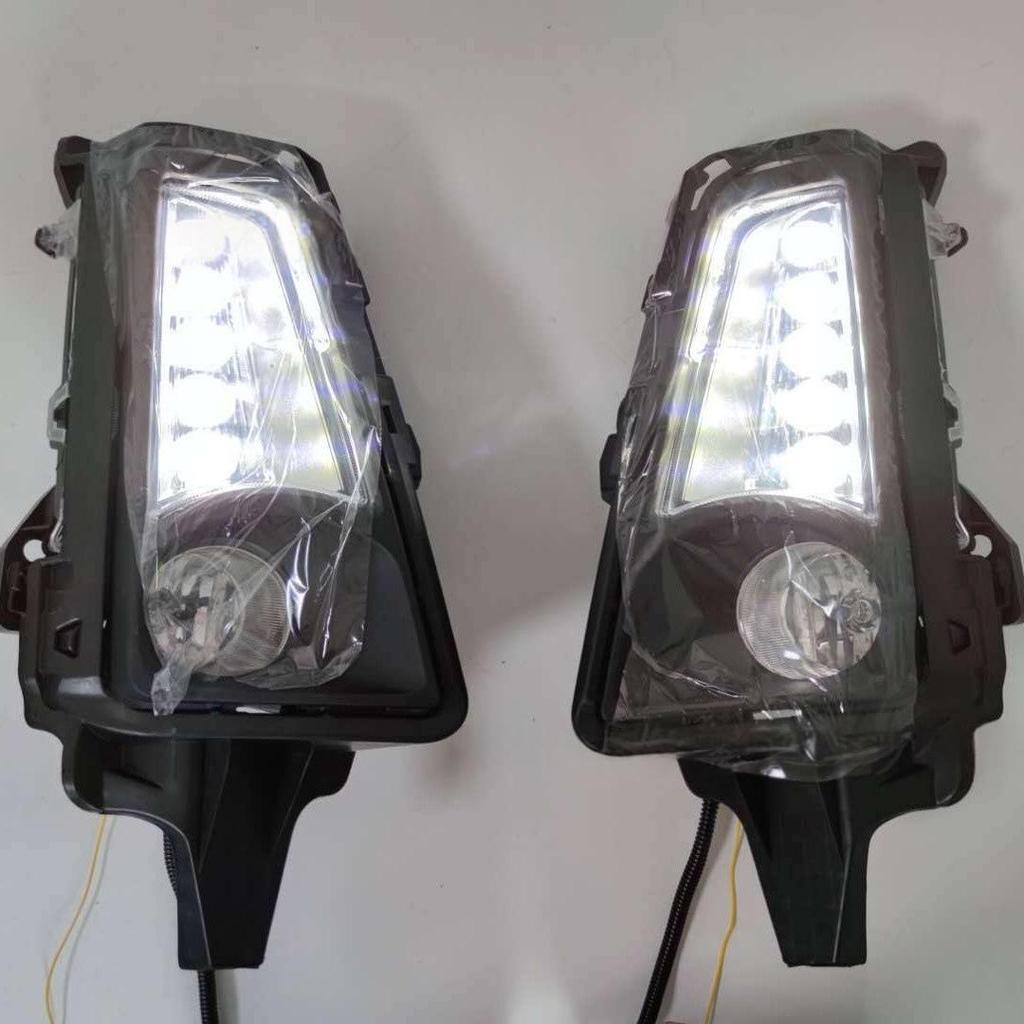 LED Daytime Running Lights & Fog Light Assembly for 2019-2020 Toyota Hiace