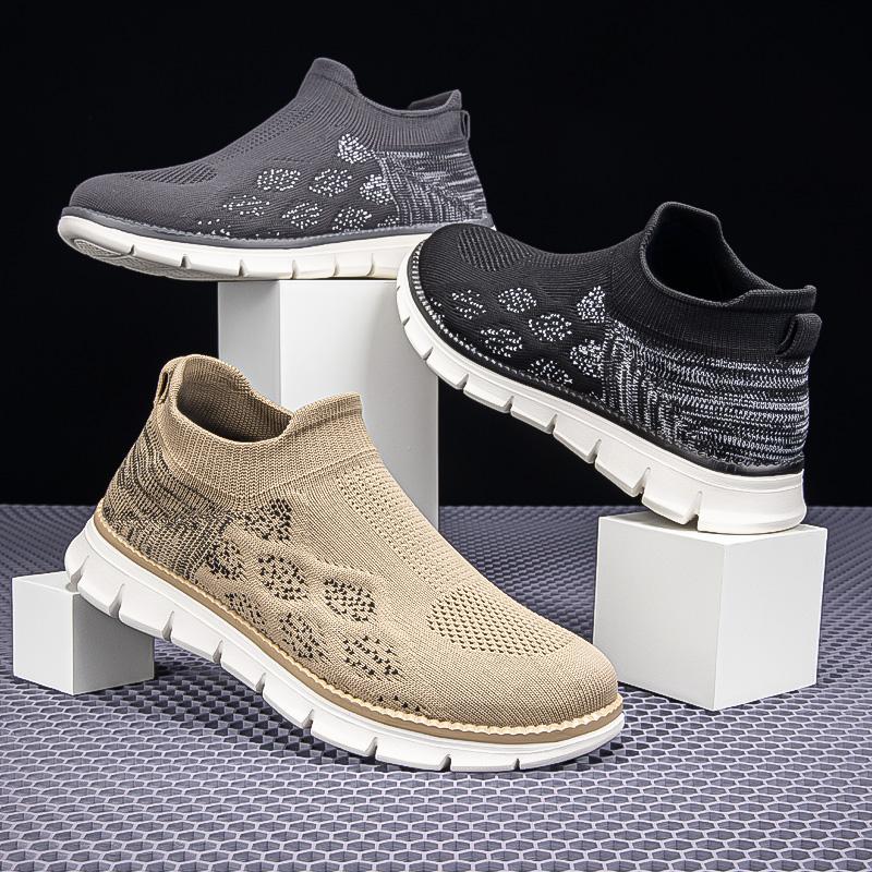 Breathable Men Casual Shoes Lightweight Outdoor Male Walking Shoes Anti-slip Men's Sneakers Slip on Flats Vulcanized Shoes 2024