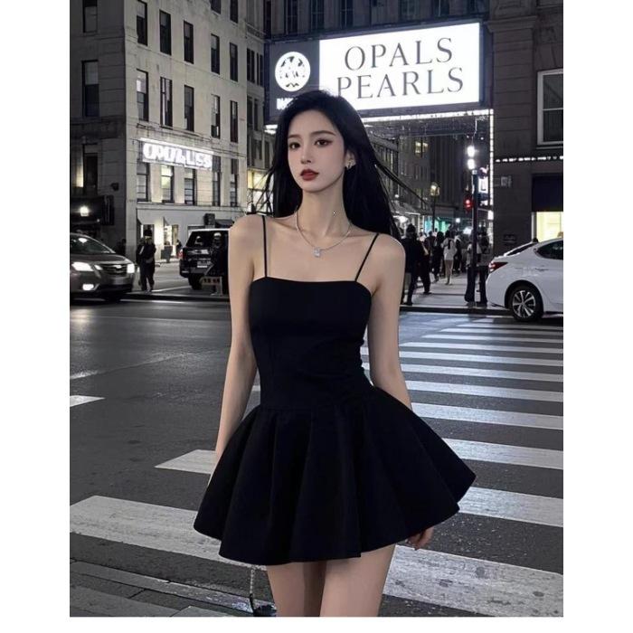 French Suspender Black Small Black Dress with Chest Pad Summer Waist Skirt Slimming Hepburn New Dress Slim Skirt