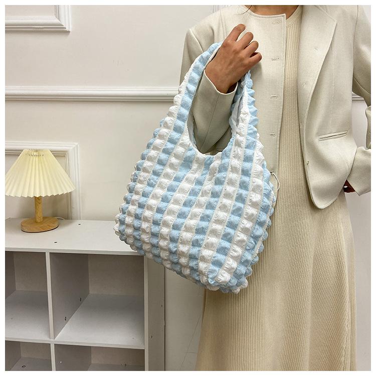 Женская сумка в клетку с изображением иностранного газа и пузыря — фото 7