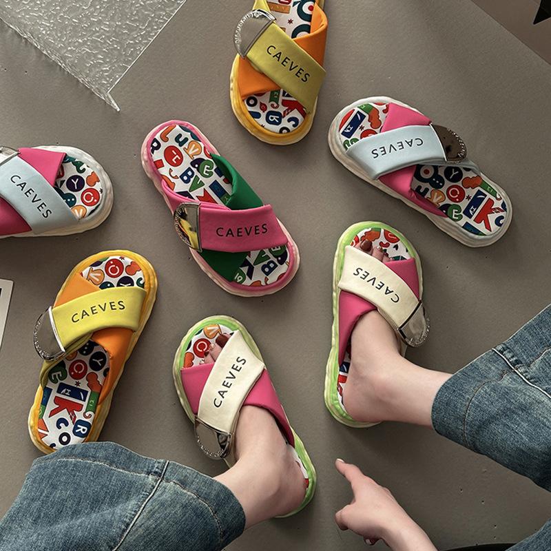 Versatile casual thick-soled heightening cool slippers women's 2025 summer fashion cross-band graffiti beach flat-bottomed cool slippers