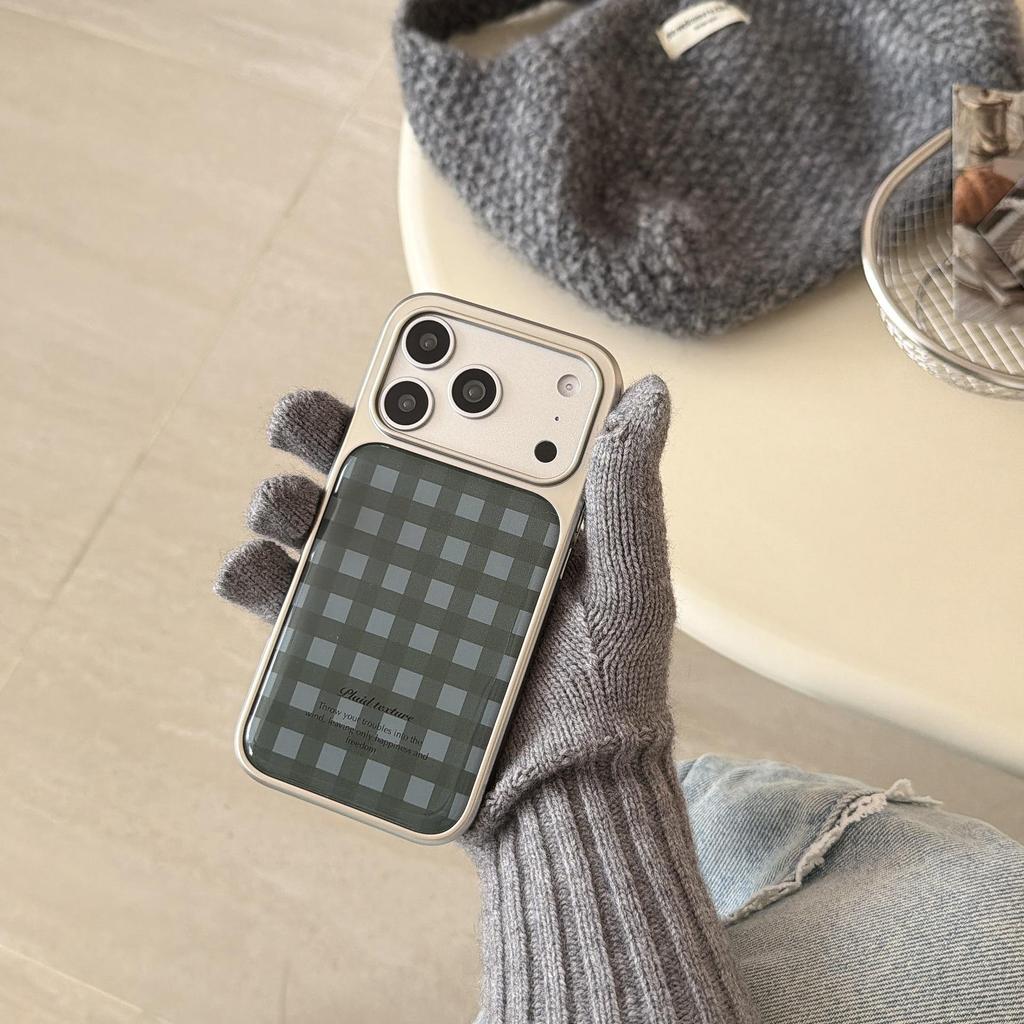 Retro Plaid Color Block Resin Phone Case for iPhone 17 Pro Max