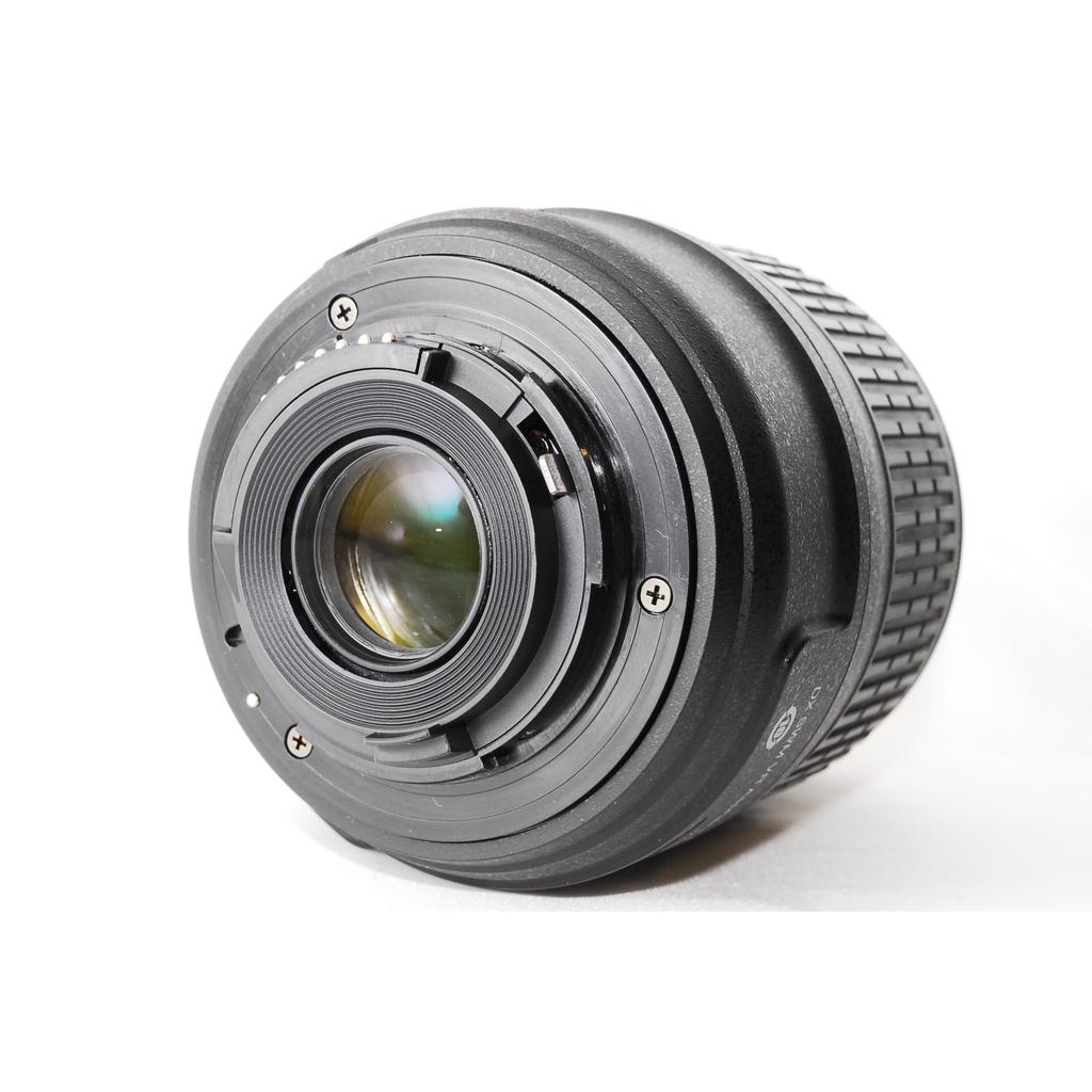 Objetivo Zoom Estándar Nikon AF-S DX NIKKOR 18-55mm f/3.5-5.6G VR para Cámaras de Formato DX