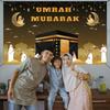 Umrah Mubarak Banner, 59×35 Inch Large Photo Booth Ramadan Mubarak Banner, Hajj Kaaba Background Ramadan Decorations for Home lslamic Muslim Eid
