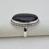 Prsten z přírodního černého onyxu, Ručně vyráběný prsten, Prsten ze sterlingového stříbra 925, Designový prsten z černého onyxu, Dárek pro ni, Kámen prosince