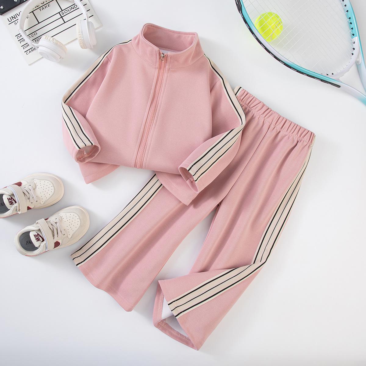 

Комплект спортивной одежды для девочек весна-осень 2025: Худи и расклешенные брюки 130 cm (5-6 Years)