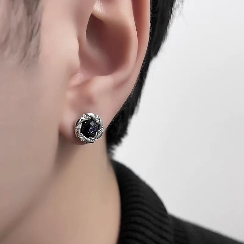 Earrings with Tiny Inlaid Zirconia, Elegant Ear Studs for Nourishing Ear Piercings, Showcasing Individuality.