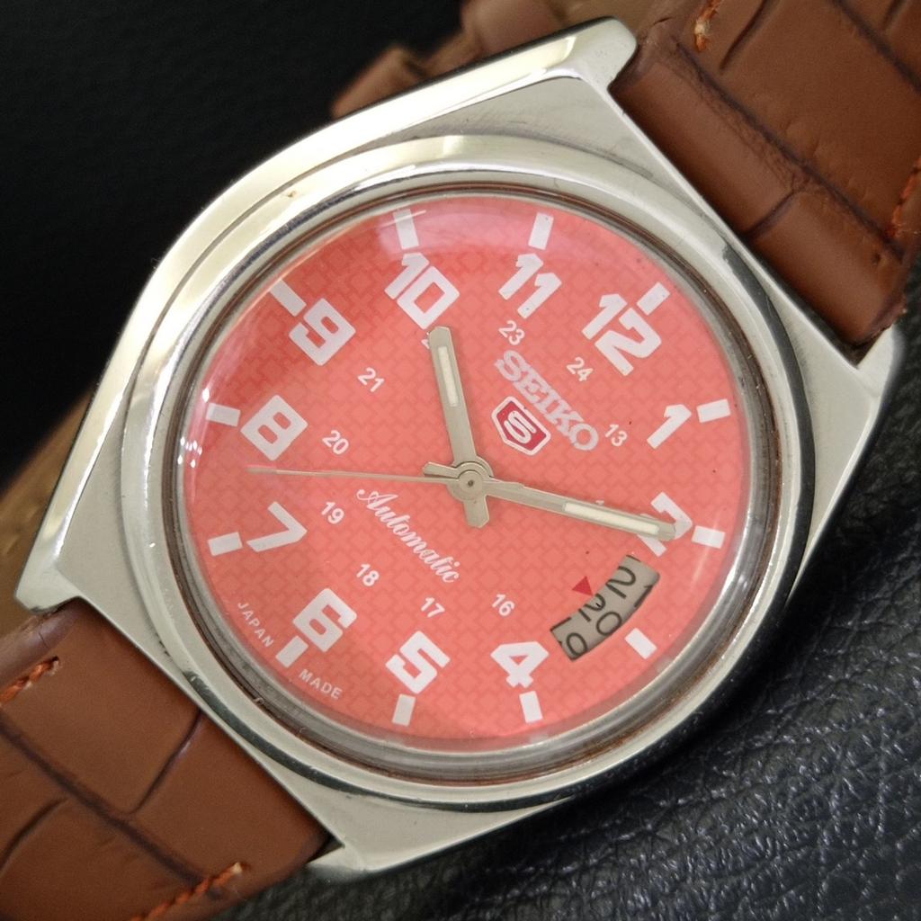 

АВТОМАТИЧЕСКИЕ 7009A ВИНТАЖНЫЕ SEIKO 5 ЯПОНИЯ МУЖСКИЕ ЧАСЫ ПЕРСИКОВОГО ЦВЕТА ЦИФЕРБЛАТ a701602-5 R206c-a701602