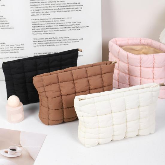 Cosmetic Bag Compact Size Quilted Makeup Bag with Top Zipper Closure Spacious Inner Pocket Easy to Clean Travel Cosmetic Organizer