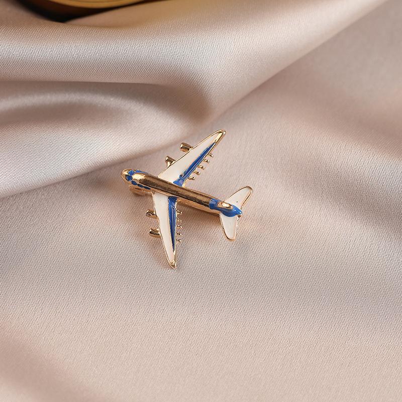 Alloy Oil-dripping Aircraft Brooch, High-end, Niche Design, Light Luxury Brooch, Suit Accessory, Corsage