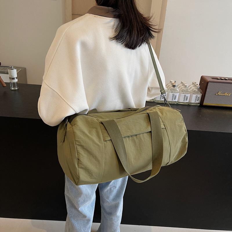 2025 New Japanese Women's Sports Yoga Bag Casual and Lightweight Shoulder Portable Messenger Bag Cylinder Bag Large Capacity