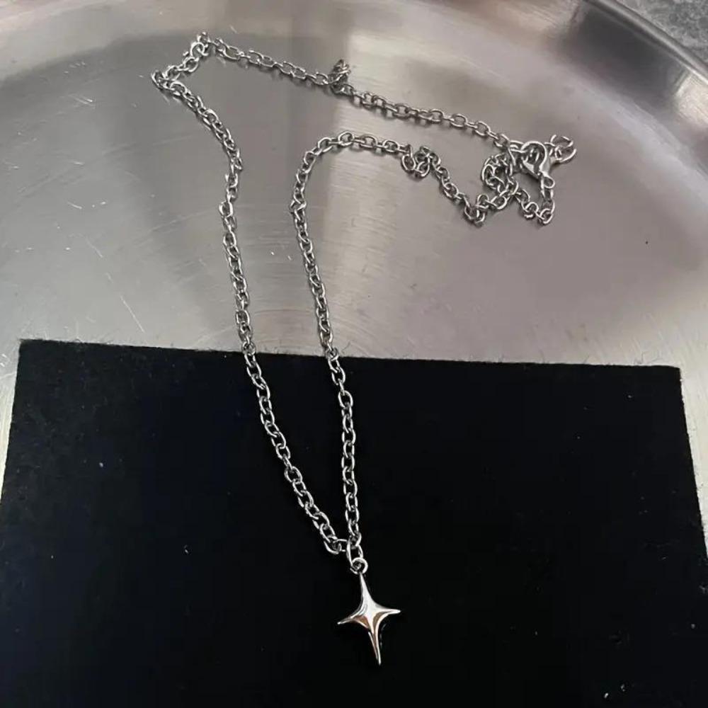 

Gothic Charm Y2K Necklace Choker Cahin Punk Necklace Sweet Cool Heart Teeth Pendant For Girls Star