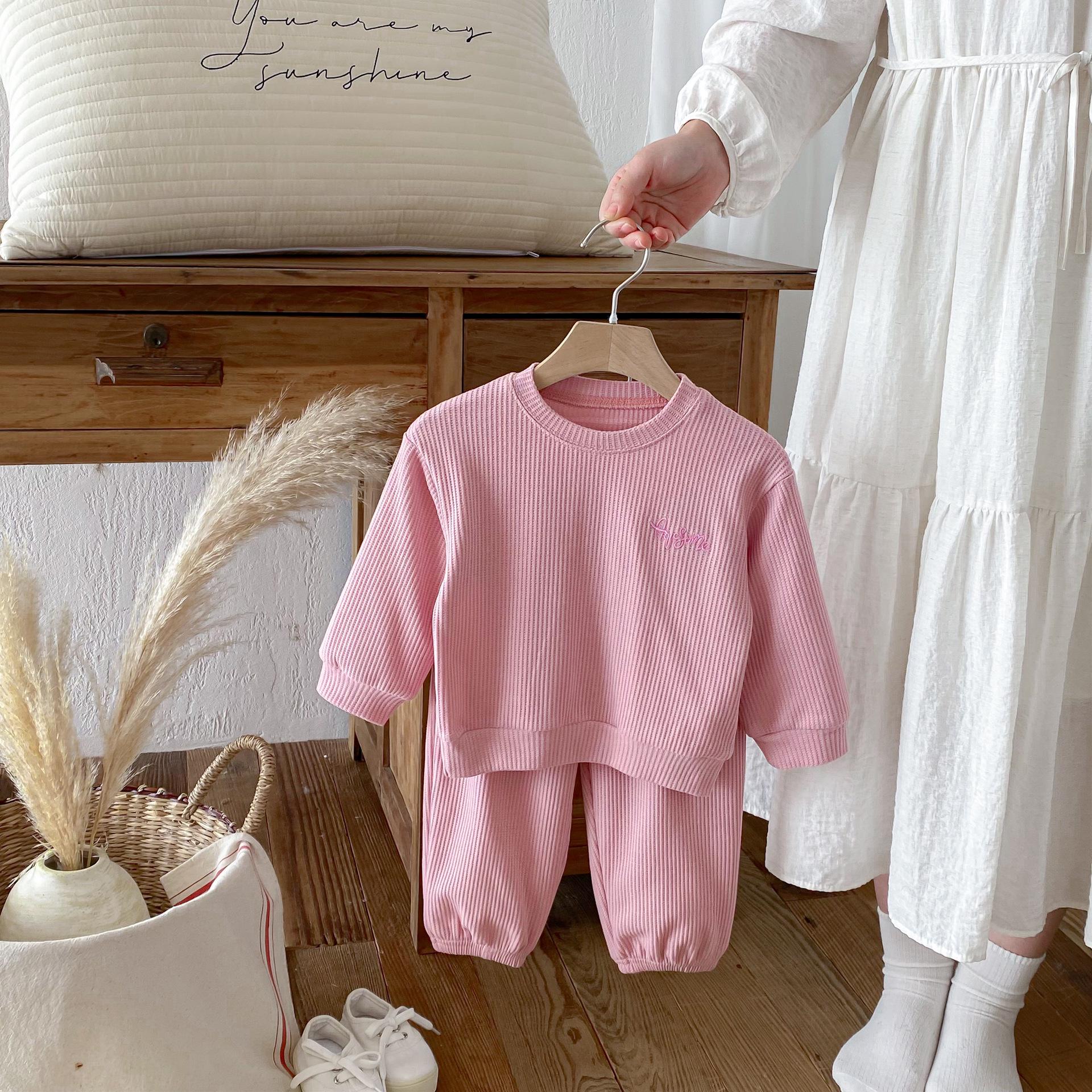 

Spring Arrival: Unisex Waffle Knit Two-Piece Set for Toddlers & Kids with Letter Embroidery - Korean Style Home Wear 130 cm