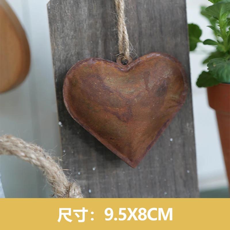 

Classical Rust Color Grey Love Shape Originality Hanging Decorations Iron Art Villa Garden Hanging Decoration Balcony Ornament