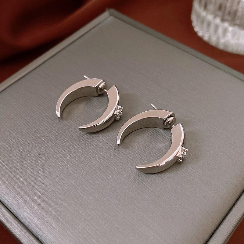 Planet Letter Silver Needle Earrings Niche Stud Earrings Light Luxury High Sense Versatile Earrings