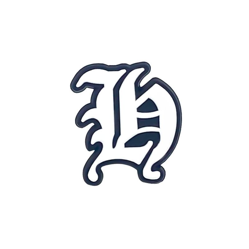 1 StückNeuer Stil Anhänger Altenglischer Buchstabe PVC Loch Schuh Schuhe Blume Silberner Buchstabe Schuhe Anhänger Schuhe Dekoratives Zubehör