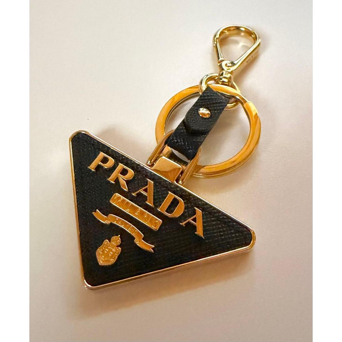 Used [Extremely beautiful item] Final price reduction Prada key chain bag charm triangular plate saffiano