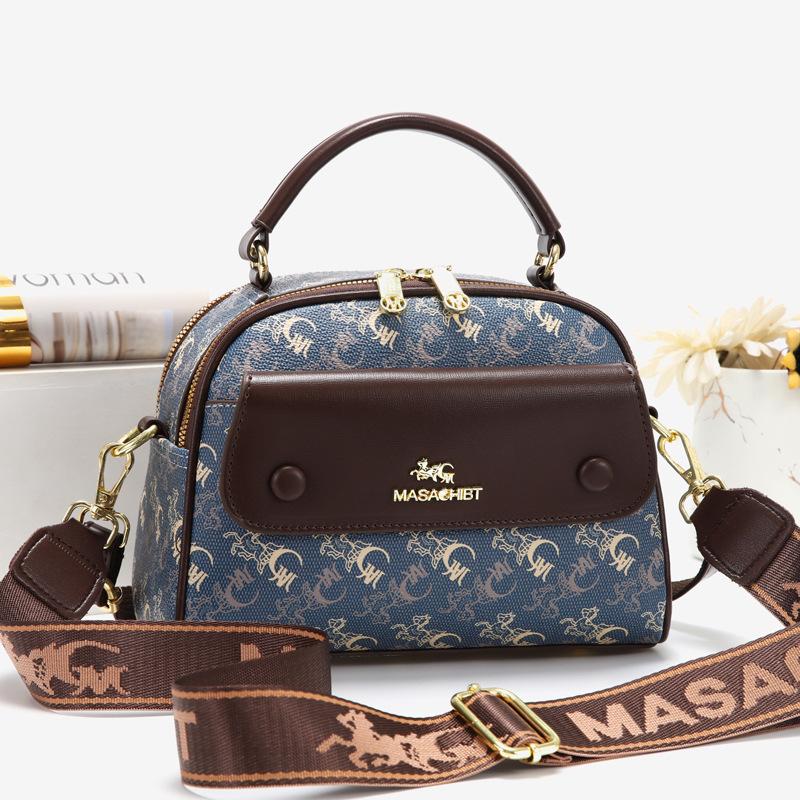 Bag women's simple fashion messenger 2025 new portable shoulder small square bag practical women's large capacity