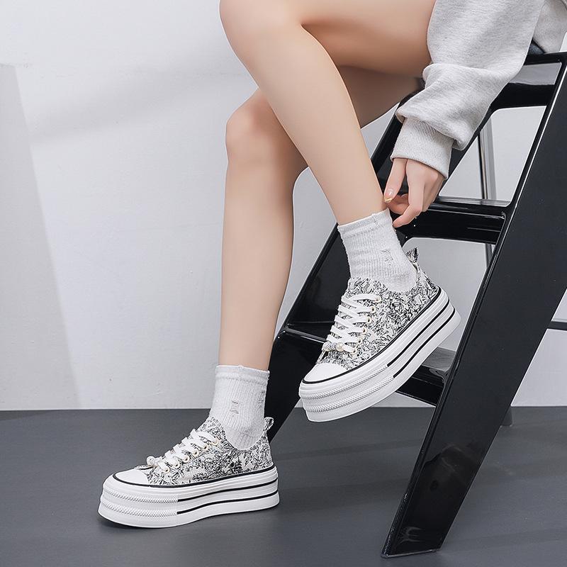 Low-top canvas shoes women's printed thick-soled heightening graffiti canvas shoes women's new student board shoes