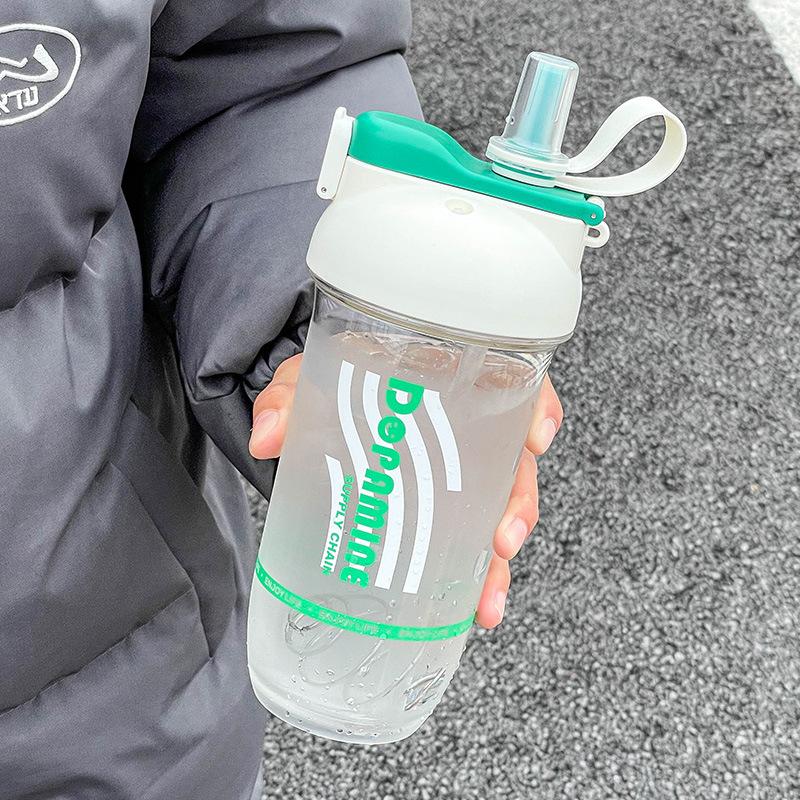 Large capacity sports water cup summer girls simple fitness shaker cup boys plastic straw cup students standard