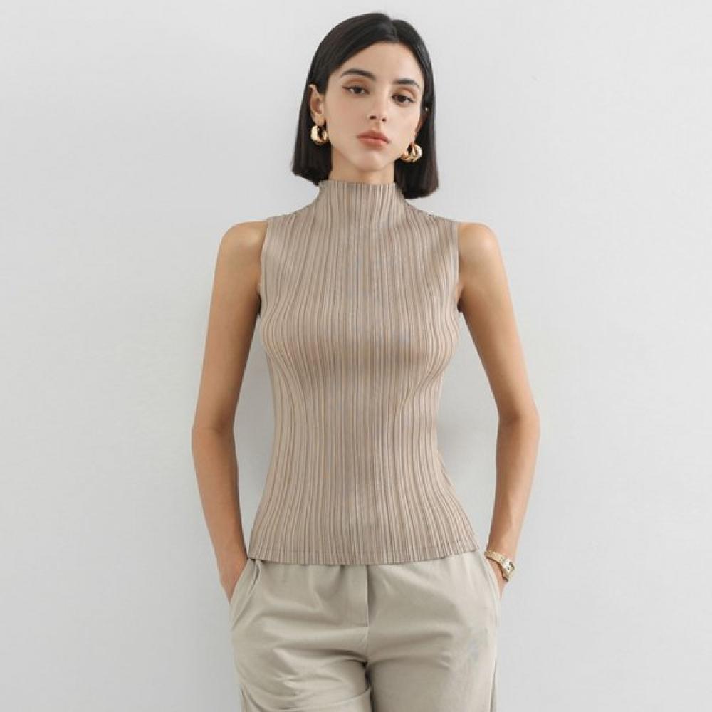 

Mood Pliets Modi Half Neck Pleats Top FREE/BEIGE