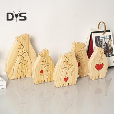 Personalisiertes Bärenpuzzle aus Holz mit 2–7 Familiennamen. Bärenpuzzle aus Holz, Schreibtischfigur, individuelle Skulptur mit Familiennamen für neue Eltern