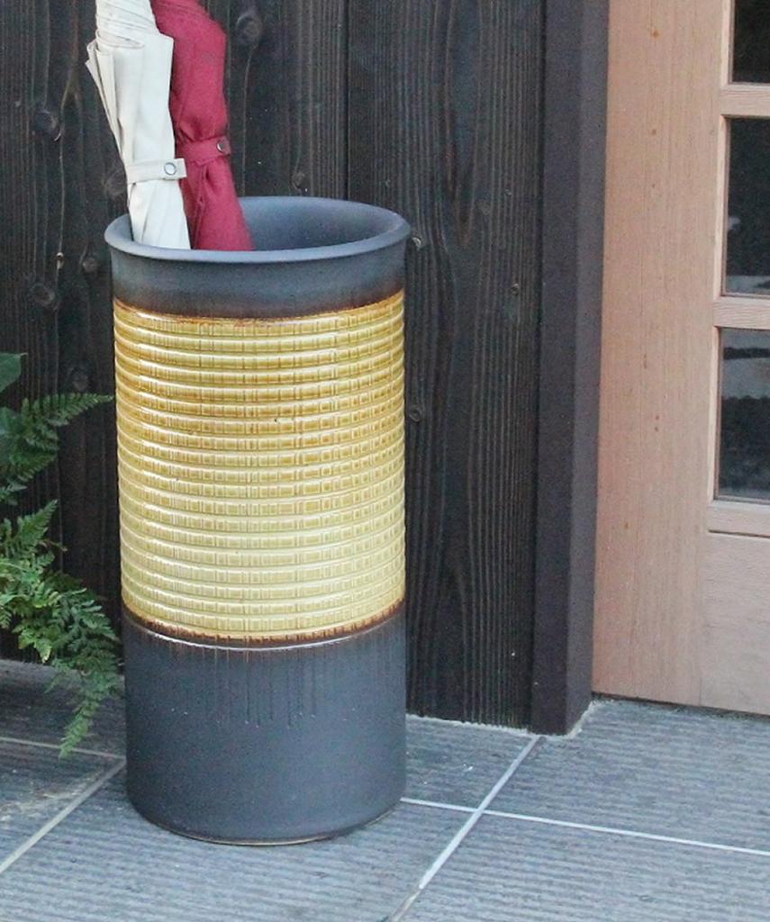 Schirmständer aus Shigaraki-Keramik, erhältlich in 3 Farben, Gittermuster, stilvoller, modischer Schirmständer im japanischen Stil, westlicher Stil
